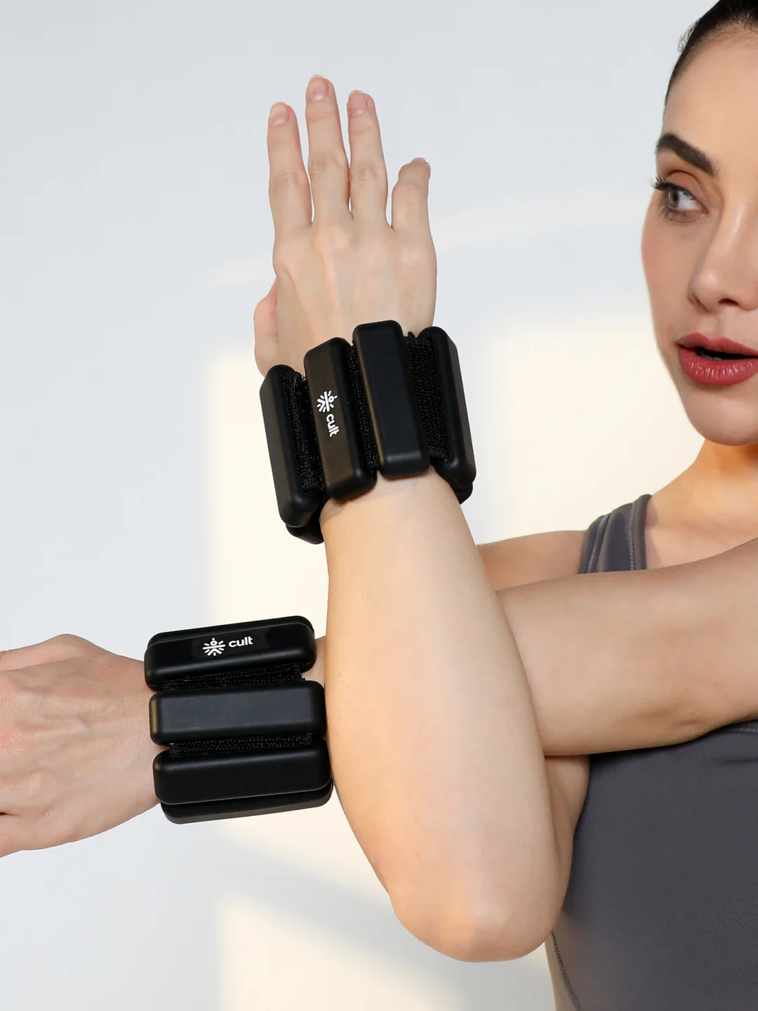 Adjustable Ankle and Wrist Weights (450 g X 2) pair with Removable 60 g Slots Blue Customizable Weights for Running, Walking, Yoga & Workouts