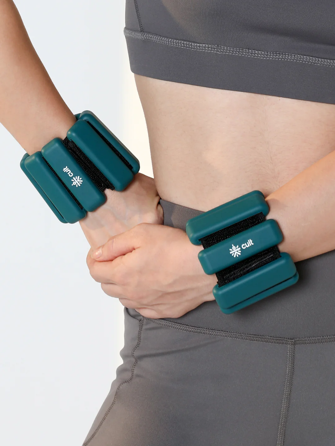Adjustable Ankle and Wrist Weights (450 g x 2) pair with Removable 60 g Slots Green Customisable Weights for Running, Walking, Yoga & Workouts