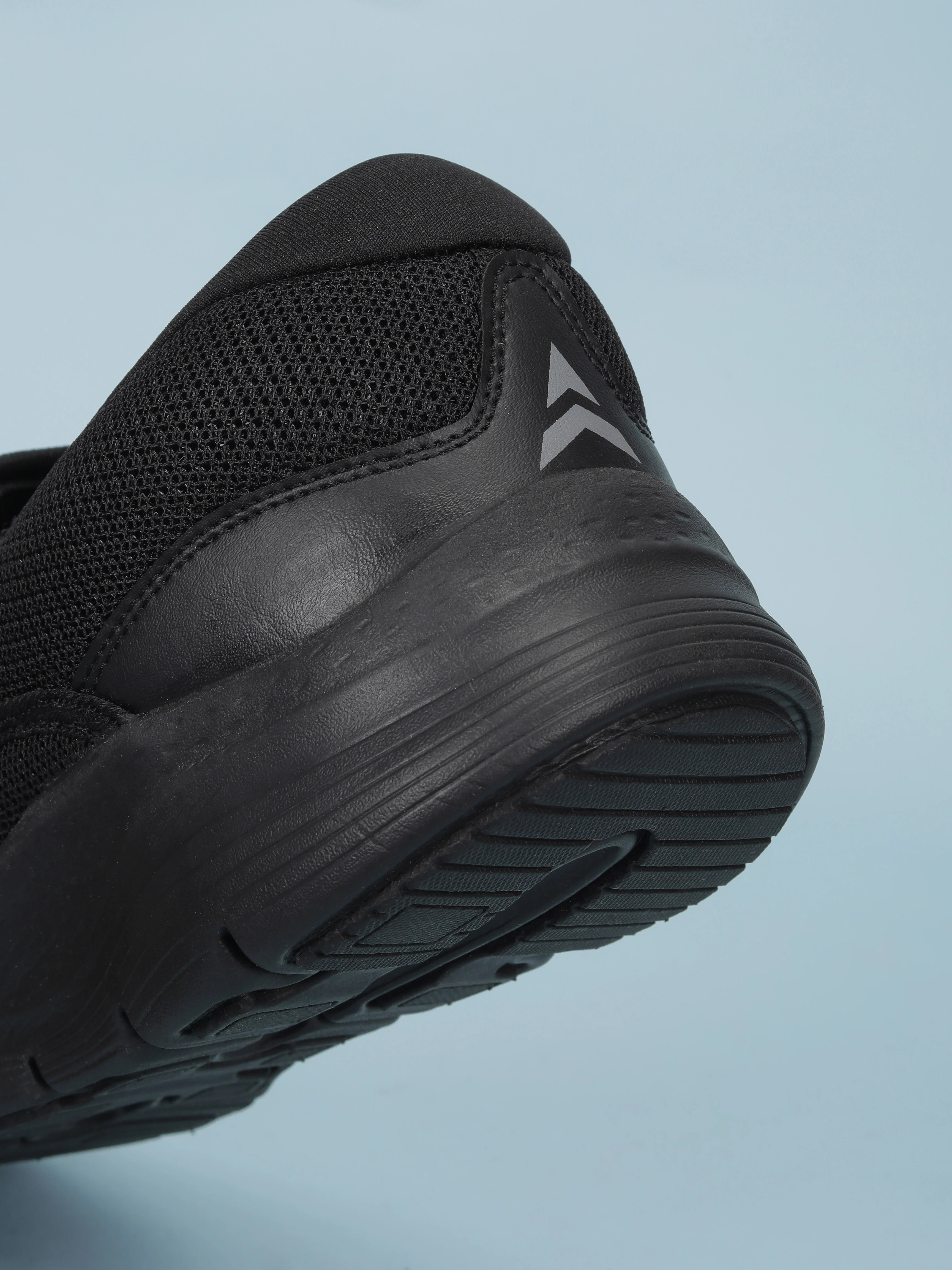 Avant Men's AirCruise Slip-On Walking Shoes - Black - Image 11