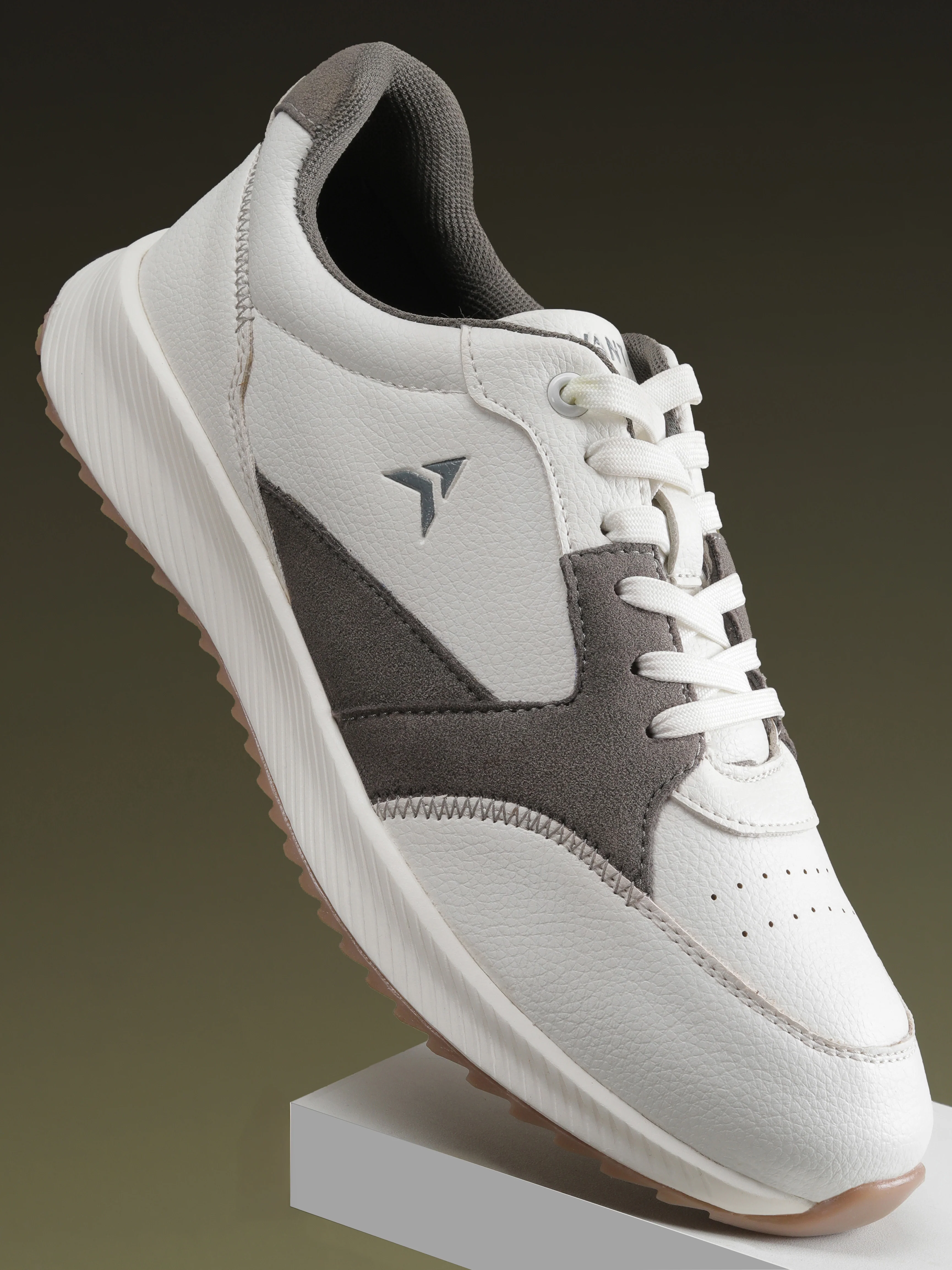 Avant Men's MotionCore Running Shoes - White/Grey