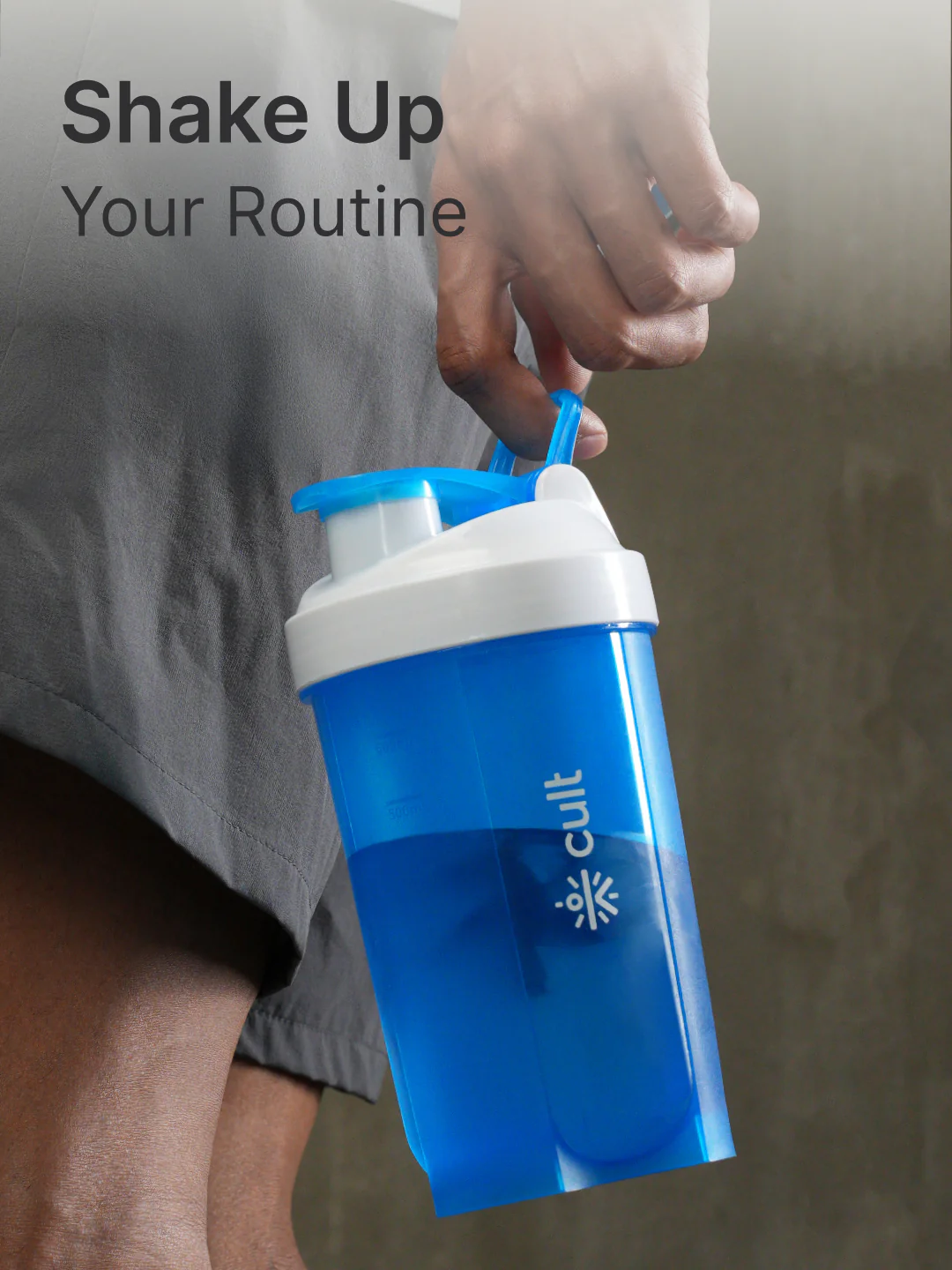 Compact 25L Duffle Bag with Shoulder Strap (Black) & 500ml Shaker Bottle with Mixer Ball (Blue) - Image 3