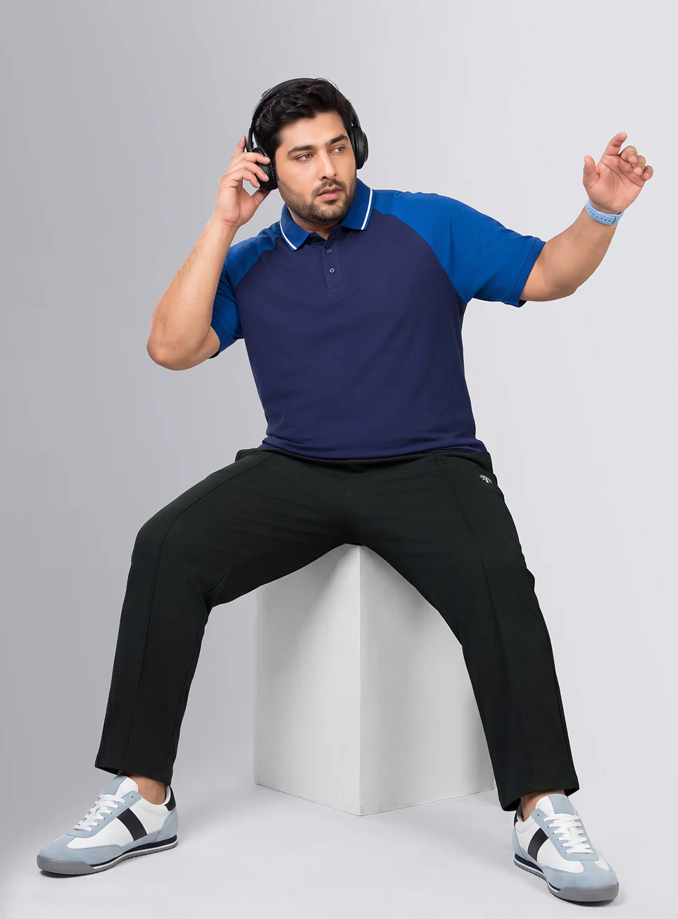 Men's Black All Day Play Straight Fit Trackpants - Image 3