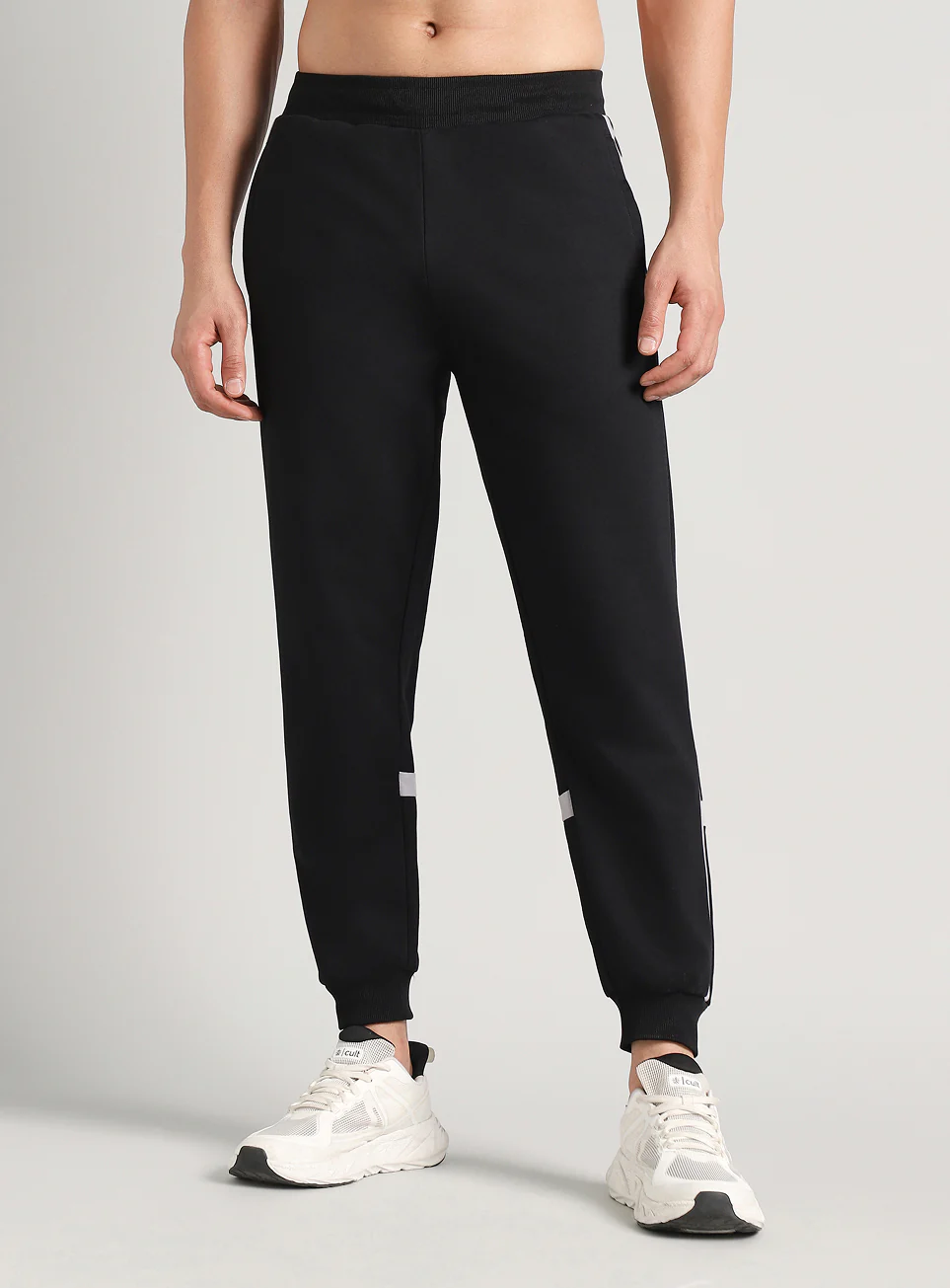 Men's Black Courtside Sporty Joggers - Image 4