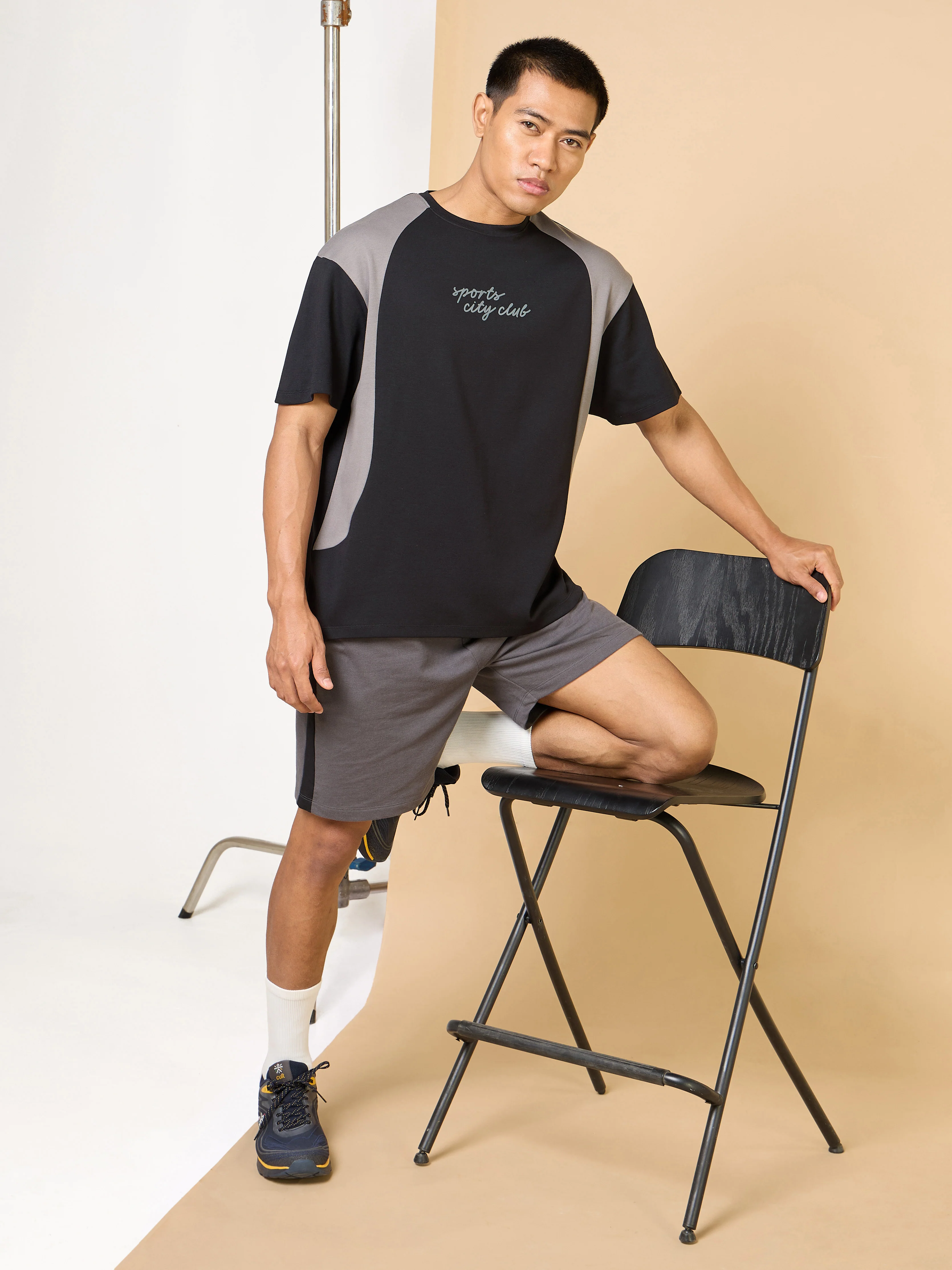 Men's Black Sports City Club Colorblock Relaxed fit T-shirt - Image 2