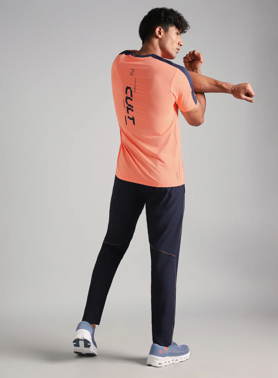 Men's Coral Run In Motion Graphic T-Shirt - Image 2
