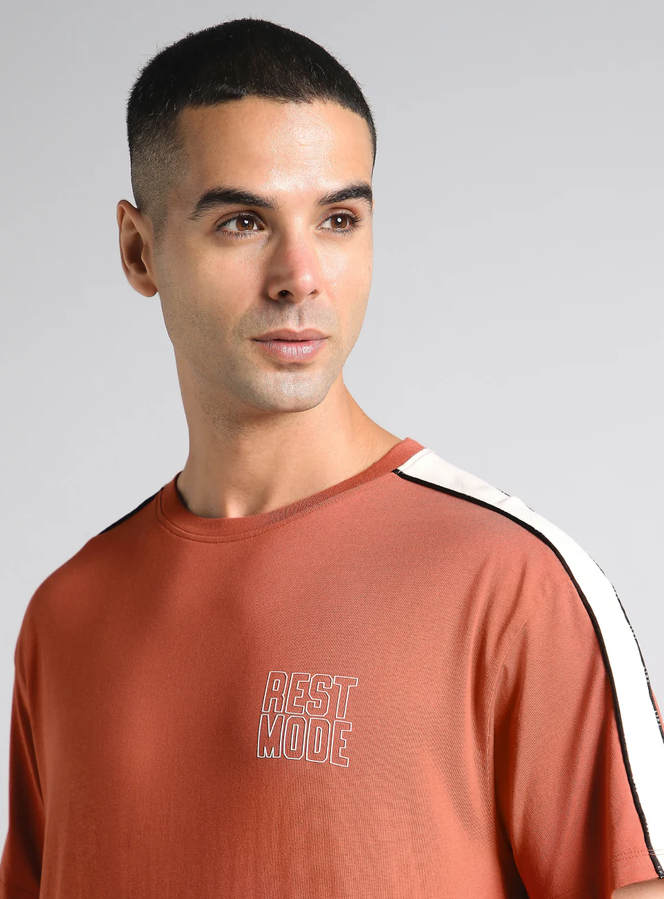 Men's Rust Rest Mode Relaxed Fit T-shirt - Image 7