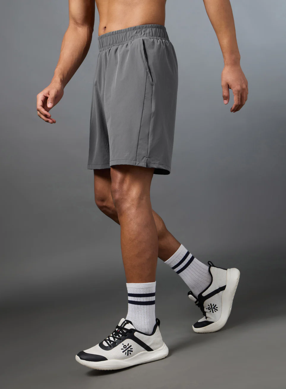 Men's Terrain Run Grey Shorts - Image 2