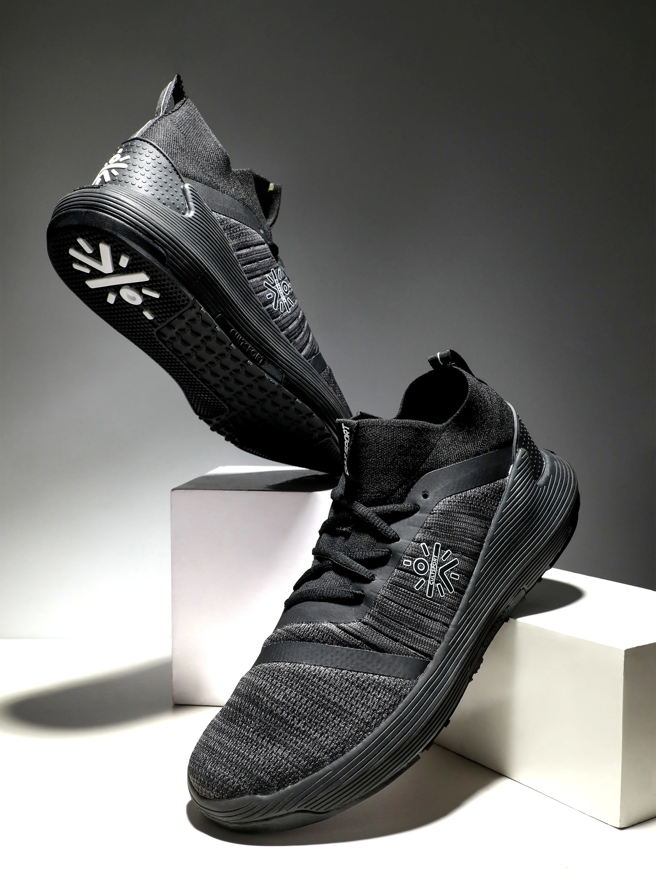 cult Pro-Train Men Training Shoes - Grey/Black