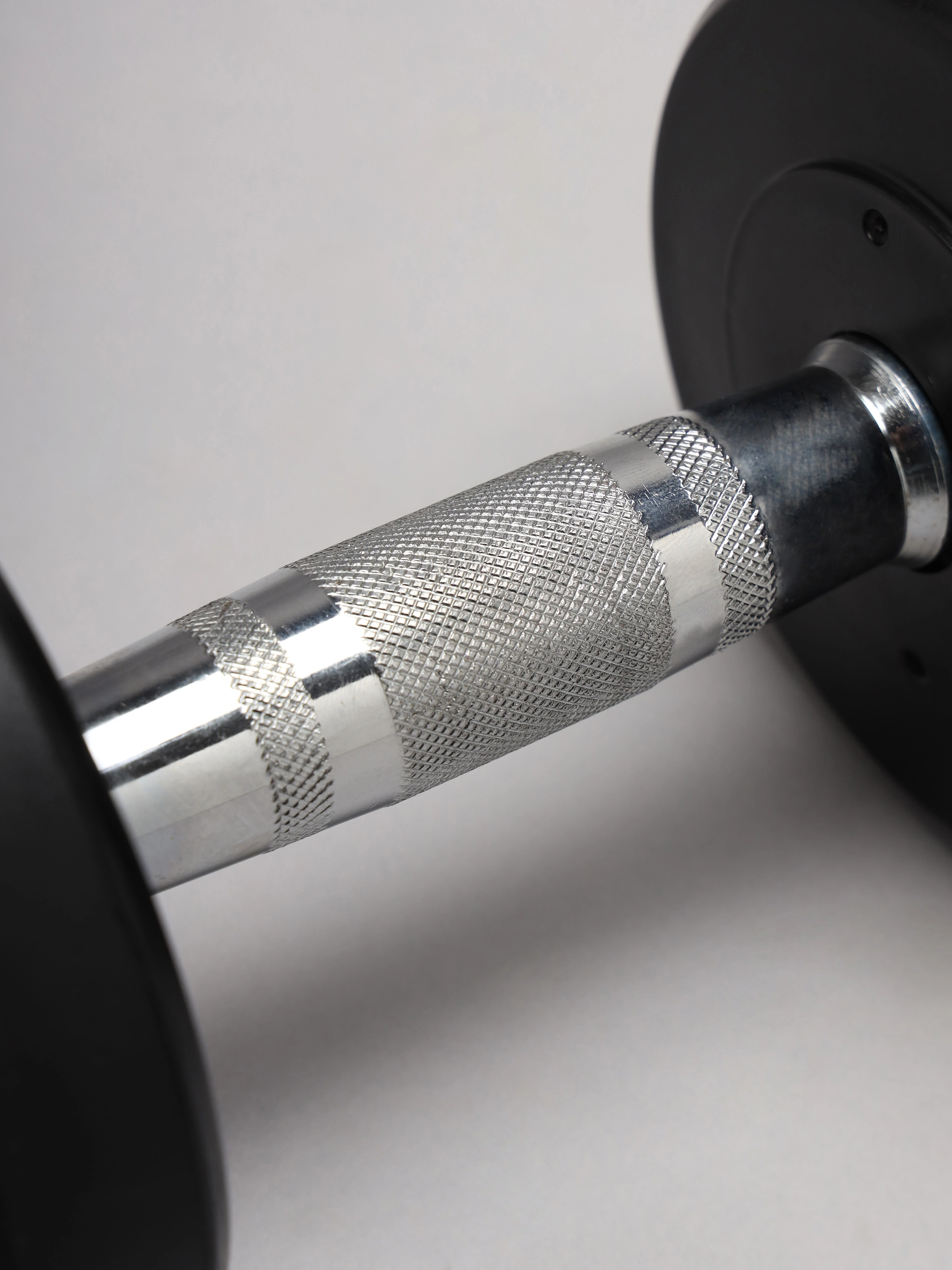 Round Dumbbell 7.5kg - Image 4
