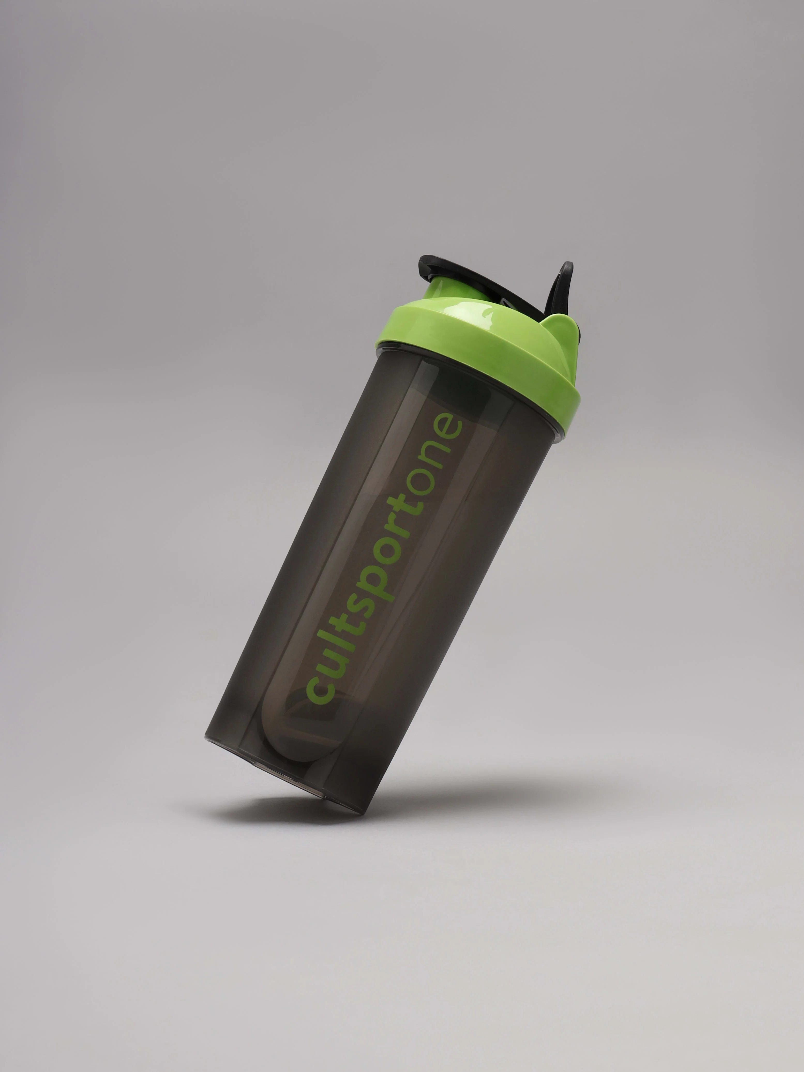 Spill Proof Flip Top Shaker with Blender Ball