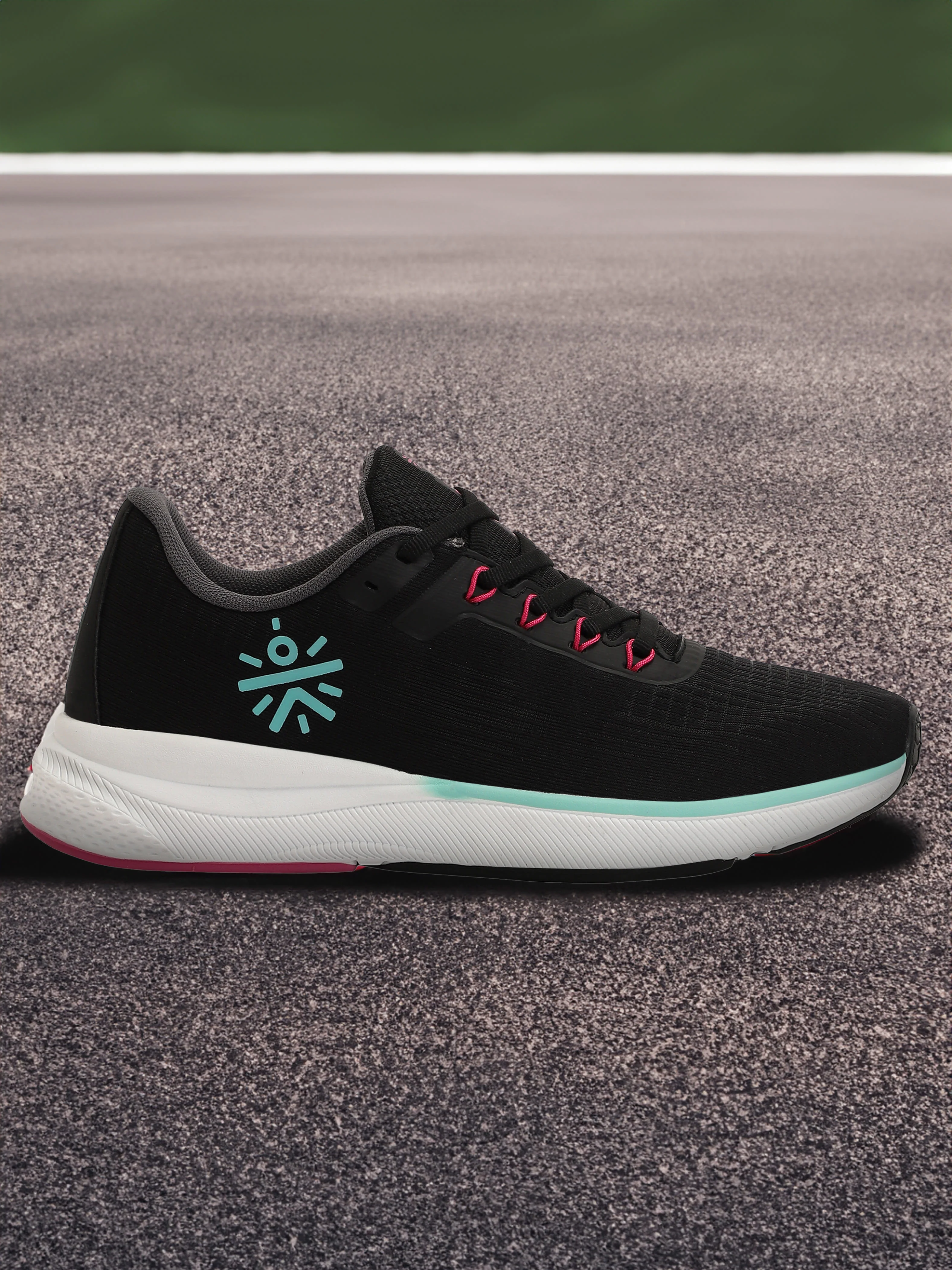 cult Thunderbird Women Running Shoes - Black