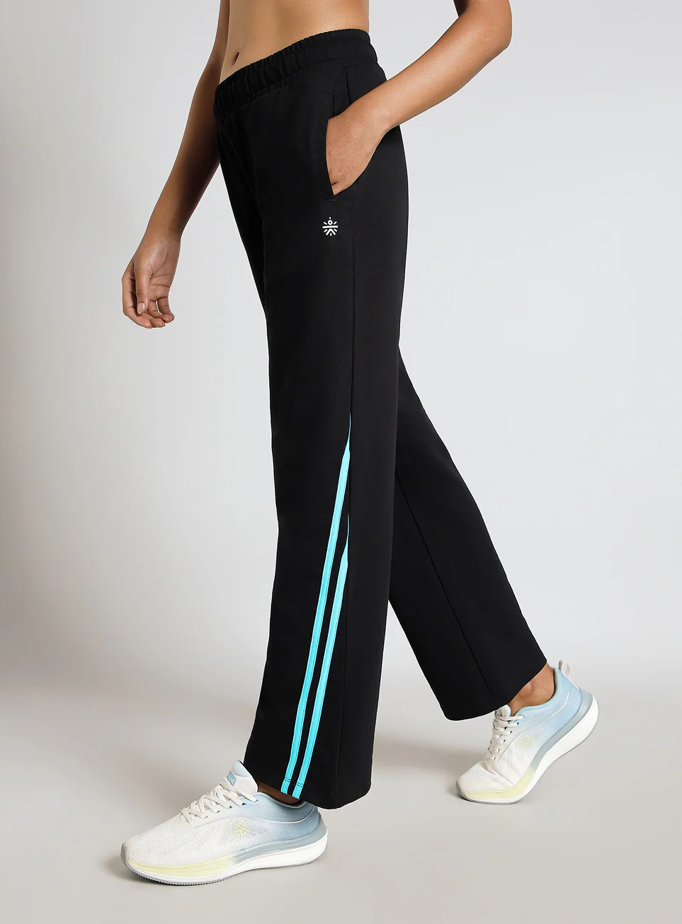 Women's Black Contrast Edge Straight Fit Trackpants