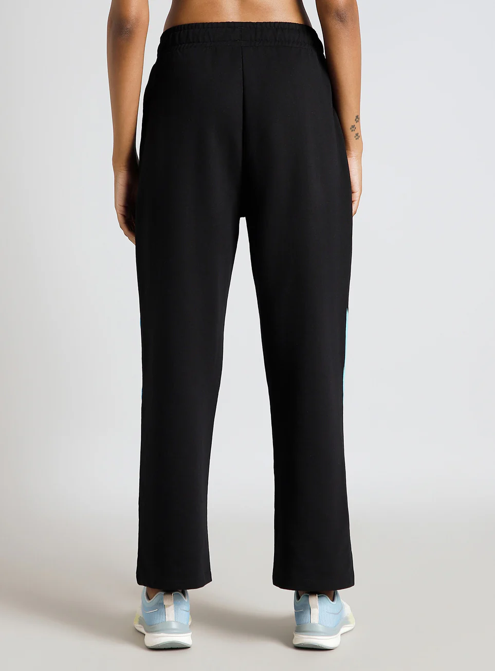 Women's Black Contrast Edge Straight Fit Trackpants - Image 6