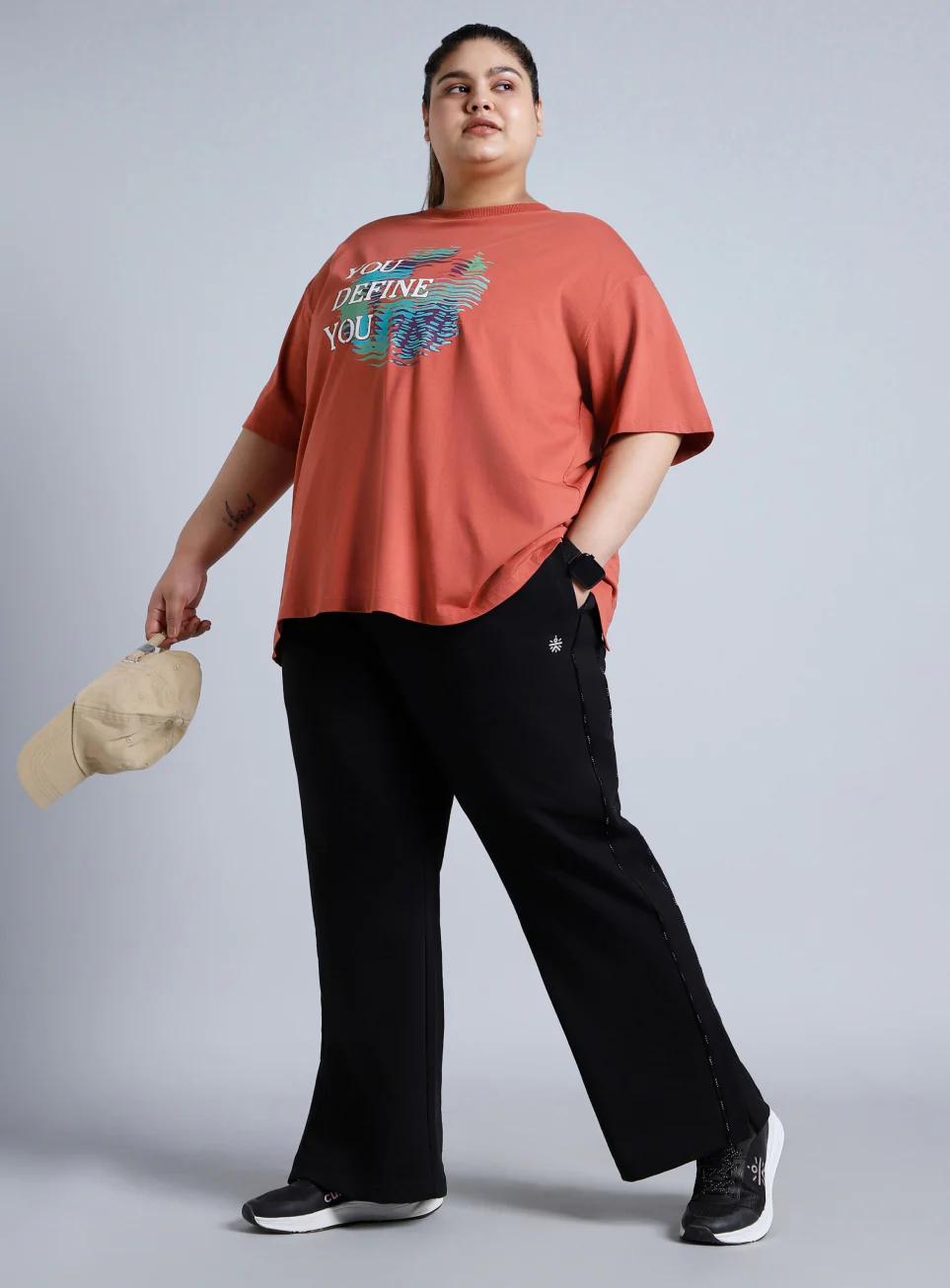 Women's Black Panelled Straight Fit Plus Size Trackpants - Image 3