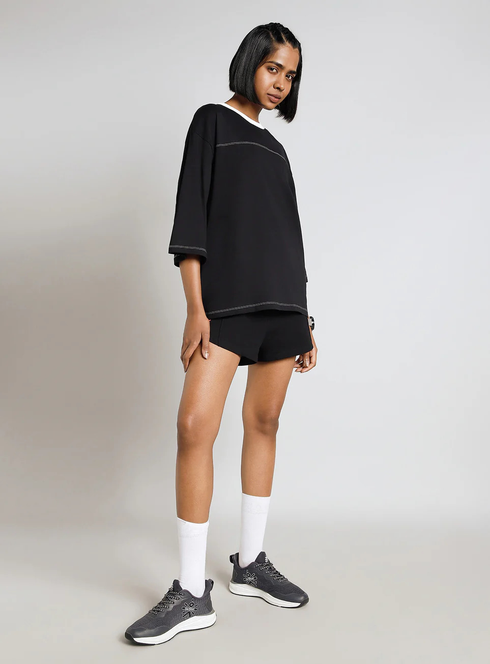 Women's Black Transition Graphic Oversized T-shirt - Image 2