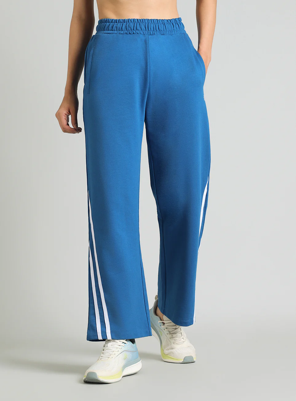 Women's Blue Contrast Edge Straight Fit Trackpants - Image 4