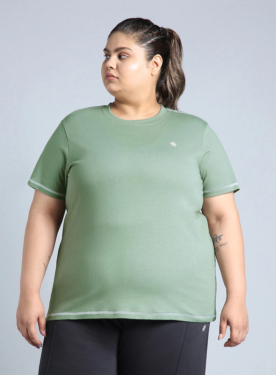Women's Green Plus Size Back Vent Athleisure Tee - Image 4