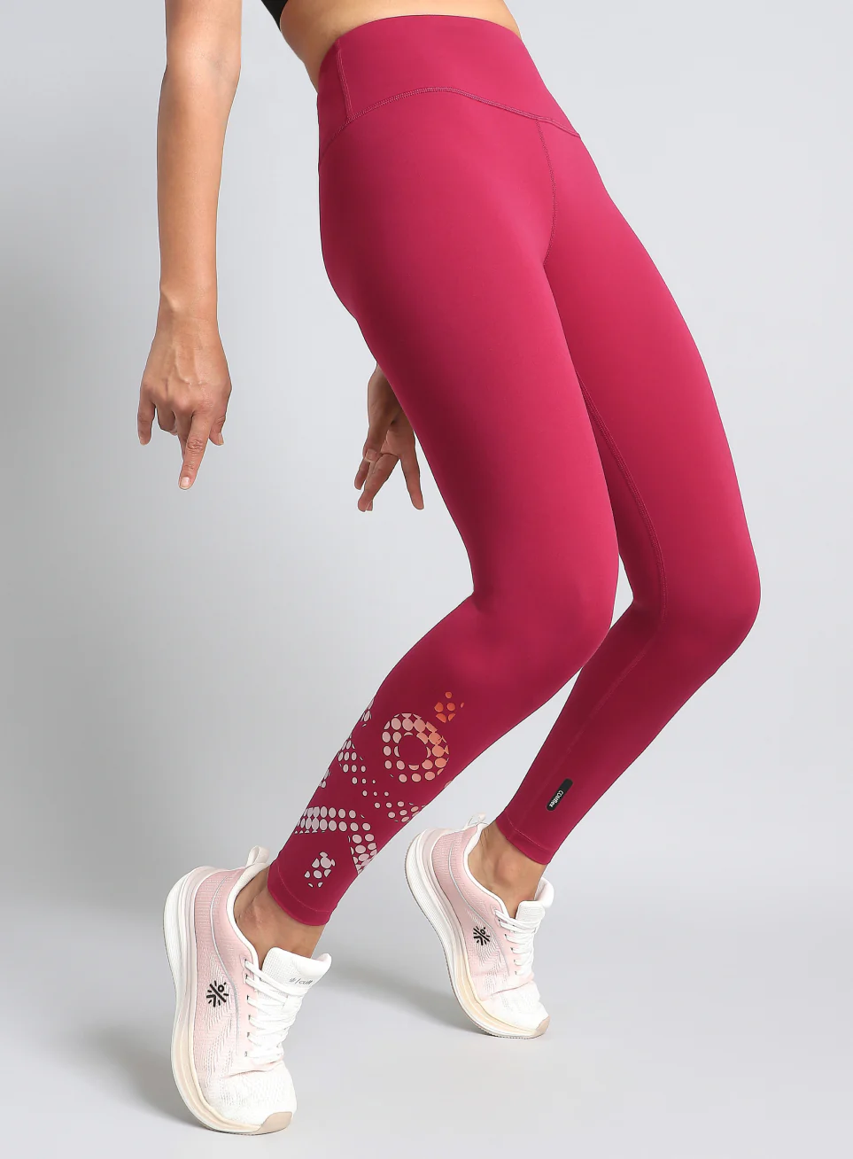 Women's Maroon Absolute Fit Tights with Logo Print and Back Pocket
