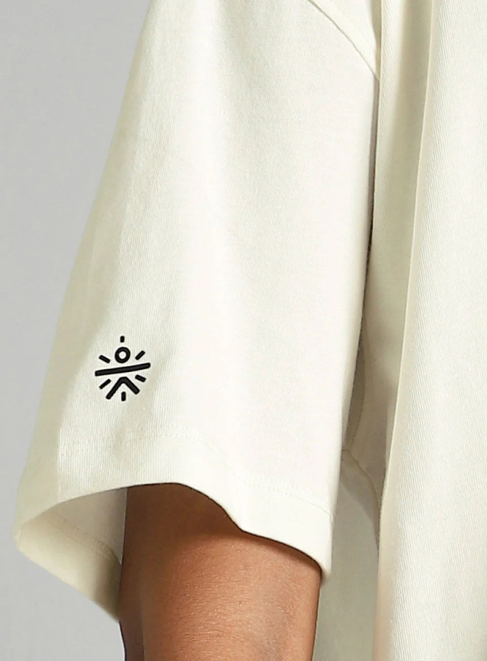 Women's Off White Graphic Oversized Fit T-Shirt - Image 7